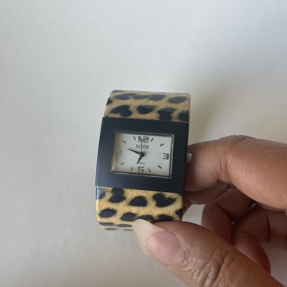 Suisse Watch Leopard Print Wide Band - Picture 5 of 5